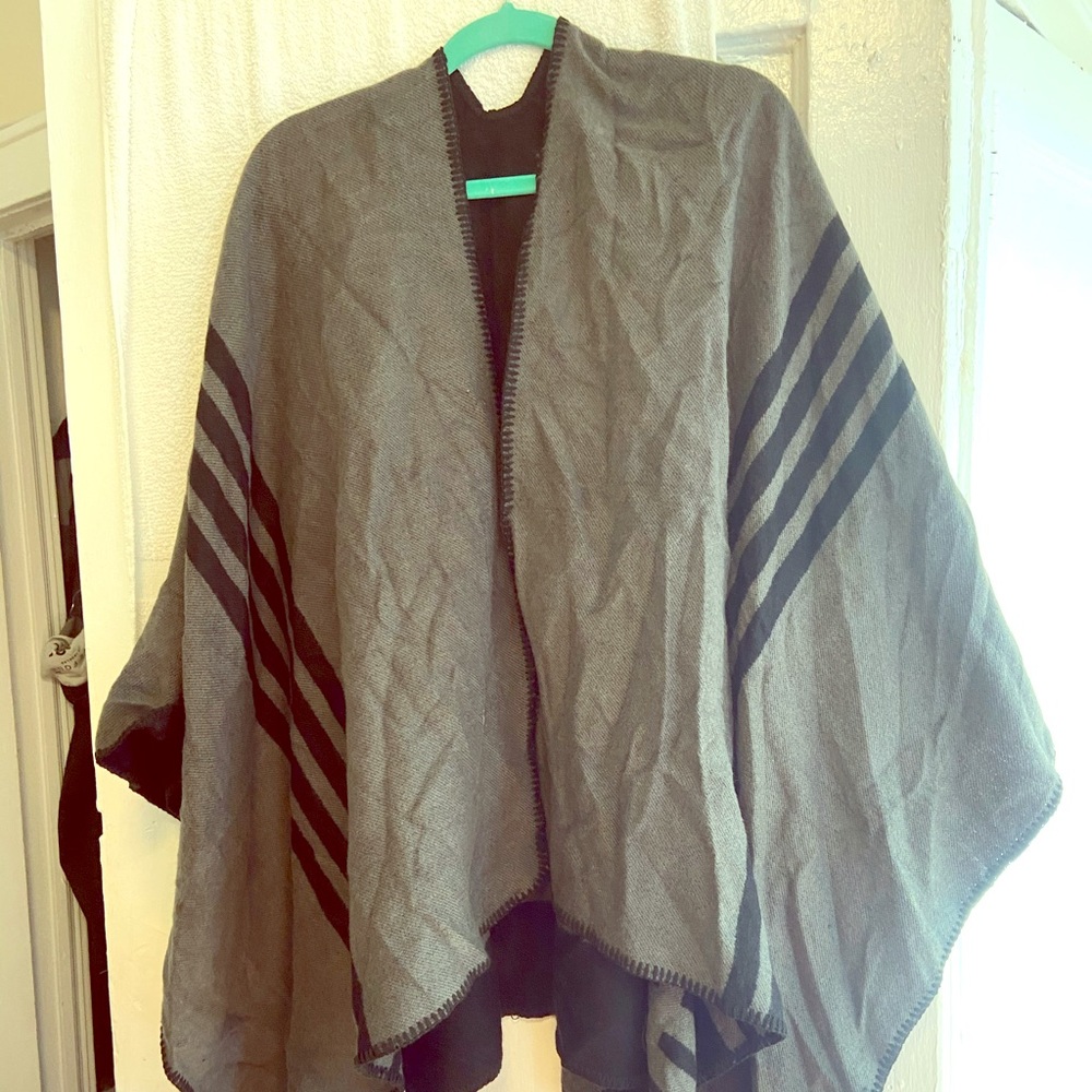 Sweater/poncho - grey & black - size M with tags!